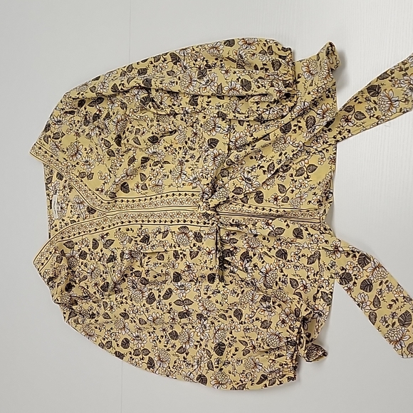 Yellow floral front tie blouse - Picture 1 of 6